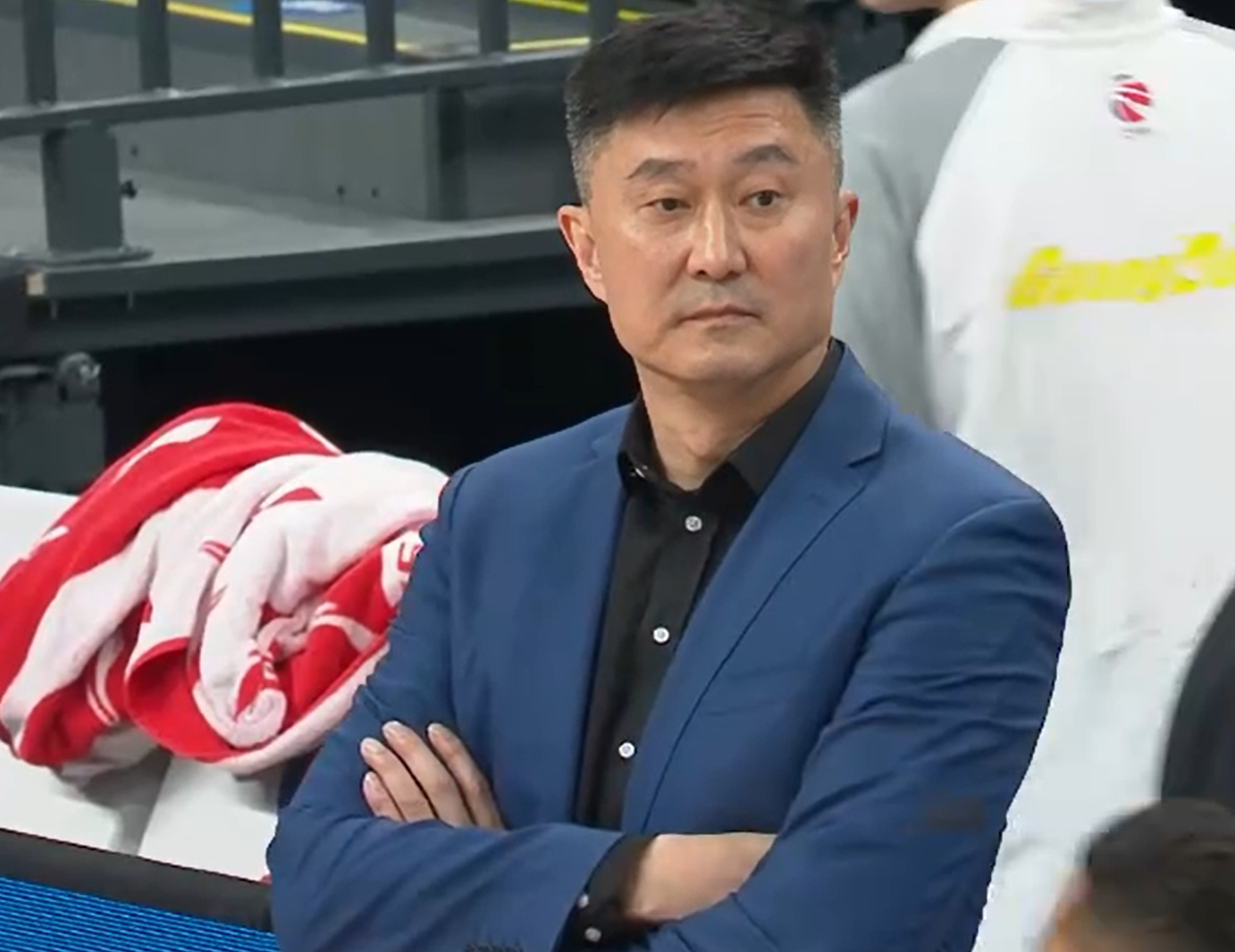 零下5度!广东队抵达呼和浩特,杜锋想要赢上海,需要用好3人